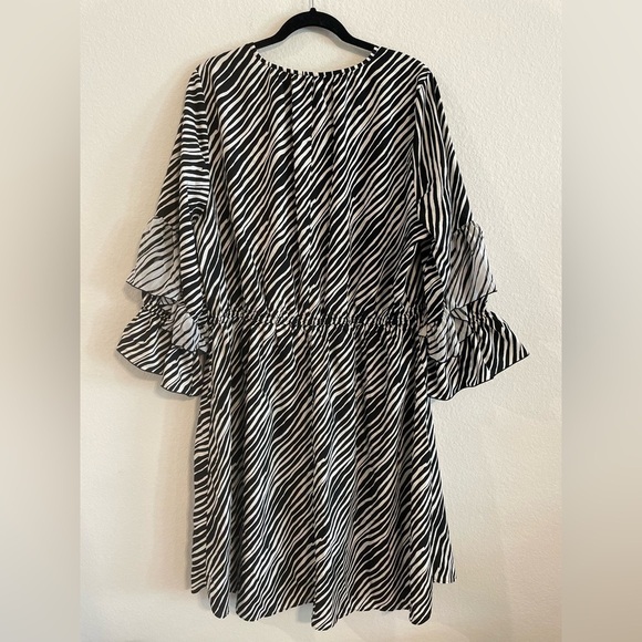 Lane Bryant Women Midi Dress Size 20 Black & White Striped Animal Print - Picture 4 of 17